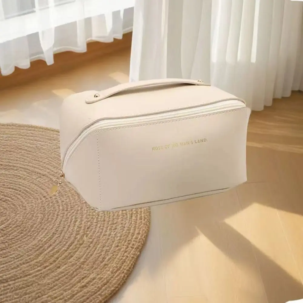 Tas Kosmetik Genggam Kapasitas Besar Portabel Bahan Kulit PU Model Bantal Tas Makeup Tahan Air Multifungsi Tas Perlengkapan Mandi untuk Perjalanan Luar Ruangan