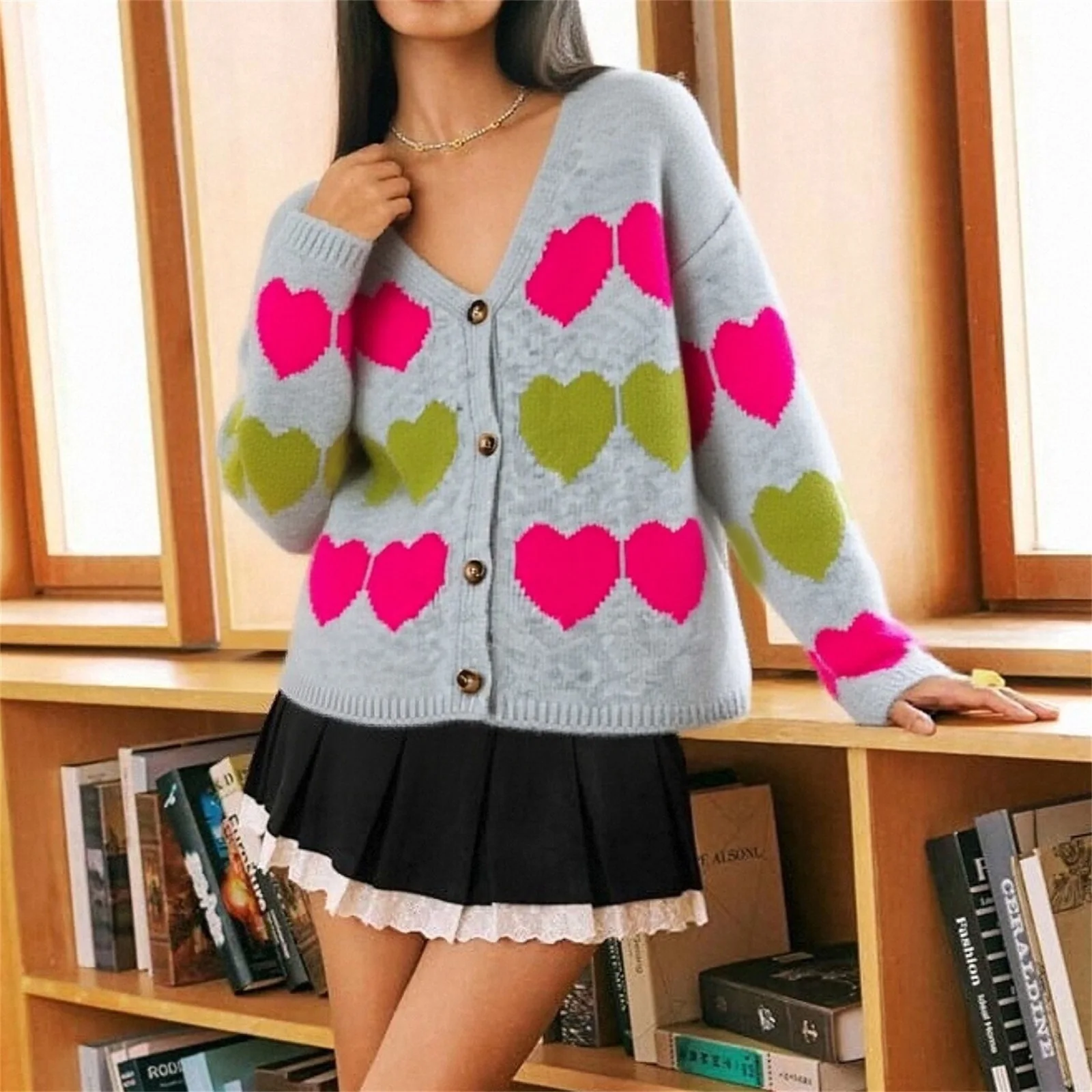 เสื้อคาร์ดิแกนถักติดกระดุมสำหรับผู้หญิง เสื้อแจ็คเก็ตสเวตเตอร์ทรงหลวมคอวีแขนยาวพิมพ์ลายหัวใจสำหรับฤดูใบไม้ผลิ ฤดูใบไม้ร่วง