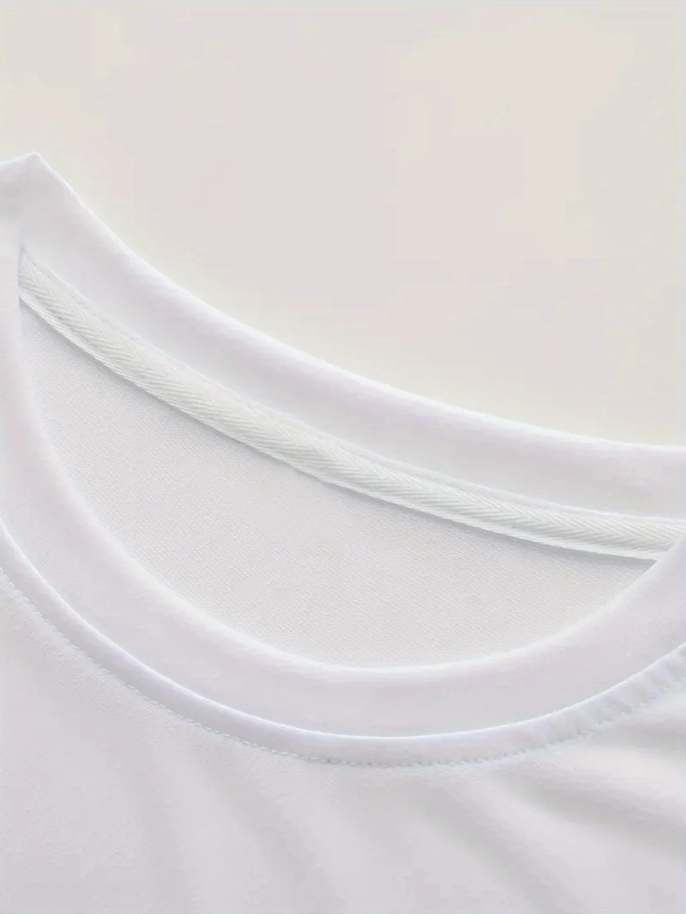 [Cool Graphic Tee] Lightweight Polyester Men's "HOW HIGH" Graphic Tee Bold Red Crew Neck Short Sleeve T-Shirt