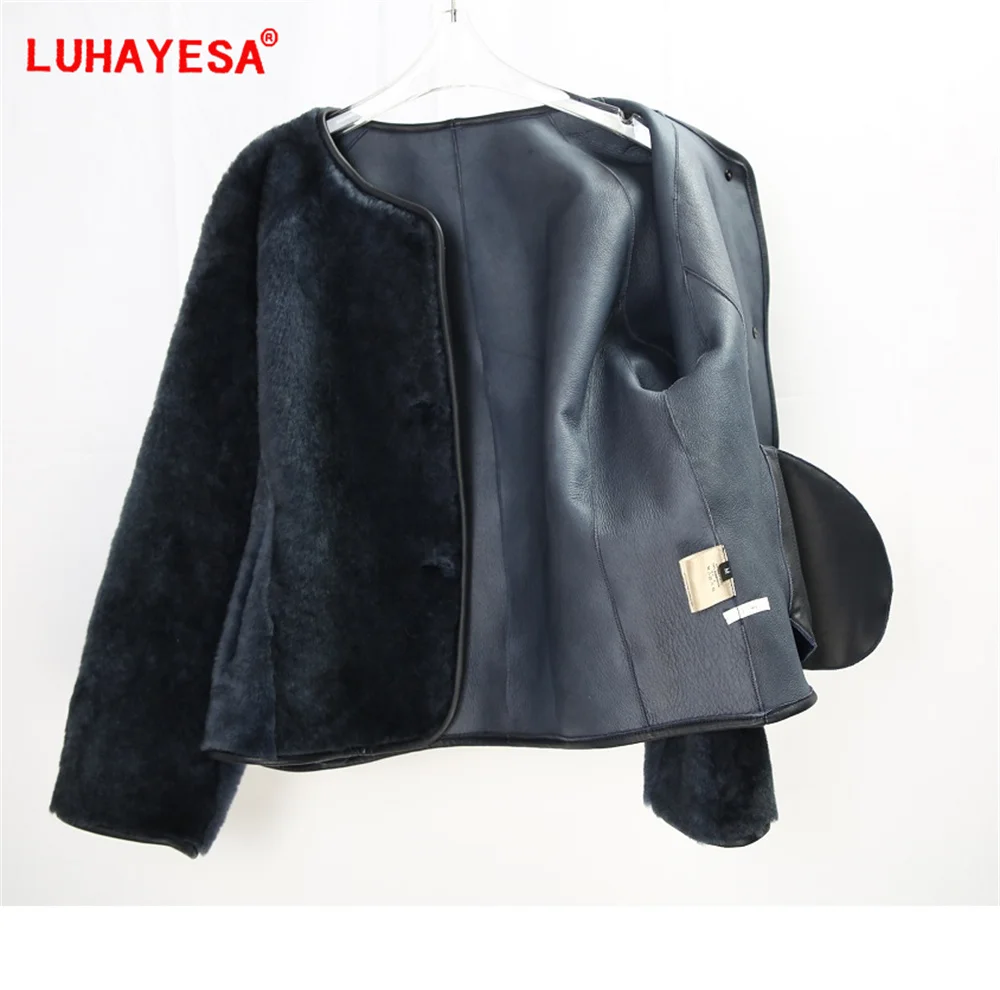 

2023 Women Simple Designed O Neck Merino Sheepskin Fur Shearling Outerwear