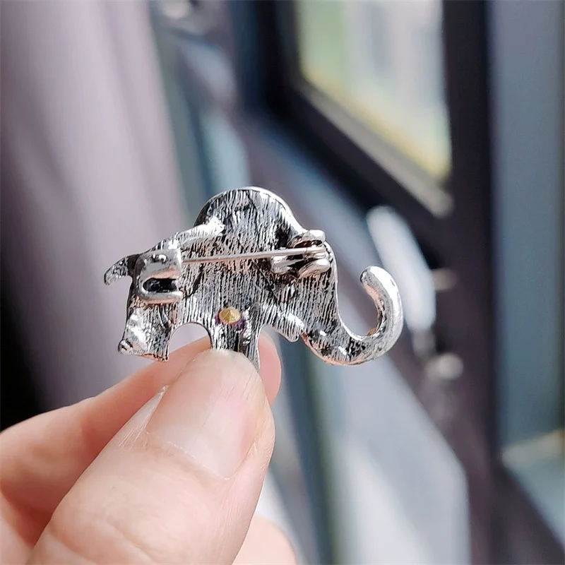 كامل حجر الراين الفيل بروش دبابيس للنساء الفاخرة الملونة الحيوان الجمال عارضة دبابيس مجوهرات هدايا حفلات الزفاف