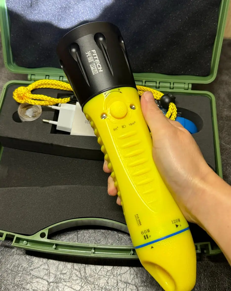 Fitech F13 Scuba Diving Light Built-in 14000mah Battery Flashlight USB C Rechargeable 1000 Lumen LED Waterproof Torch-Yellow