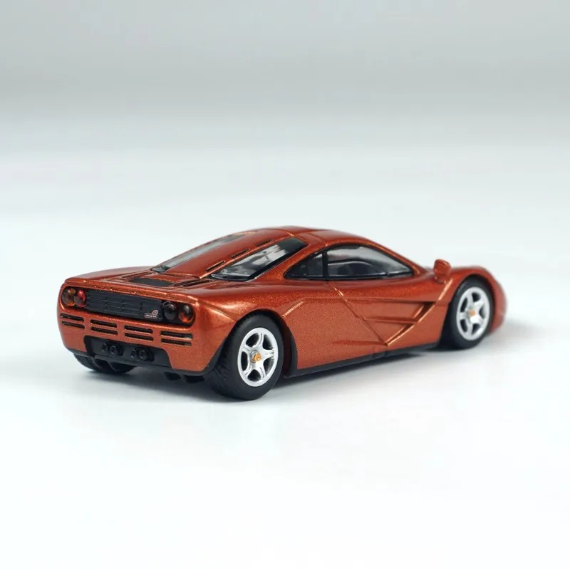 MINI GT 1:64 McLaren MF1 Le Mans # 817 Prodotto finito pressofuso Modello di auto Simulazione Collezione in lega statica Modello di auto Regalo per ragazzo