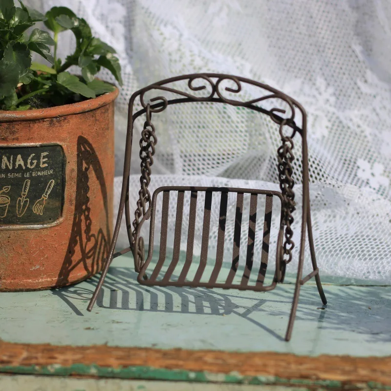 Vintage Iron Mini Hanging Swing Chair, Rustic Garden Ornament for Balcony Patio, Japanese Wabi-Sabi Decor