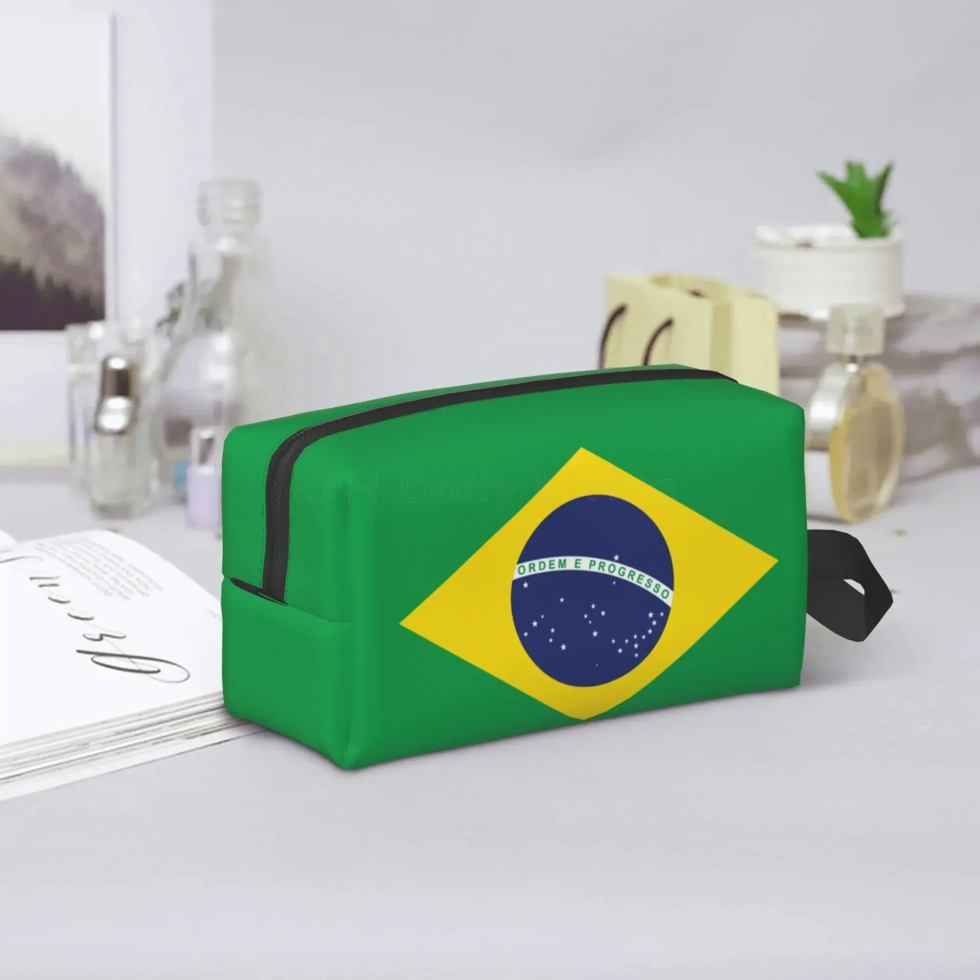 Brazil Brazilian Flag Cosmetic Bag Big Capacity Black Zipper Storage Bag Portable Ladies Travel Makeup Brushes Bag Waterproof