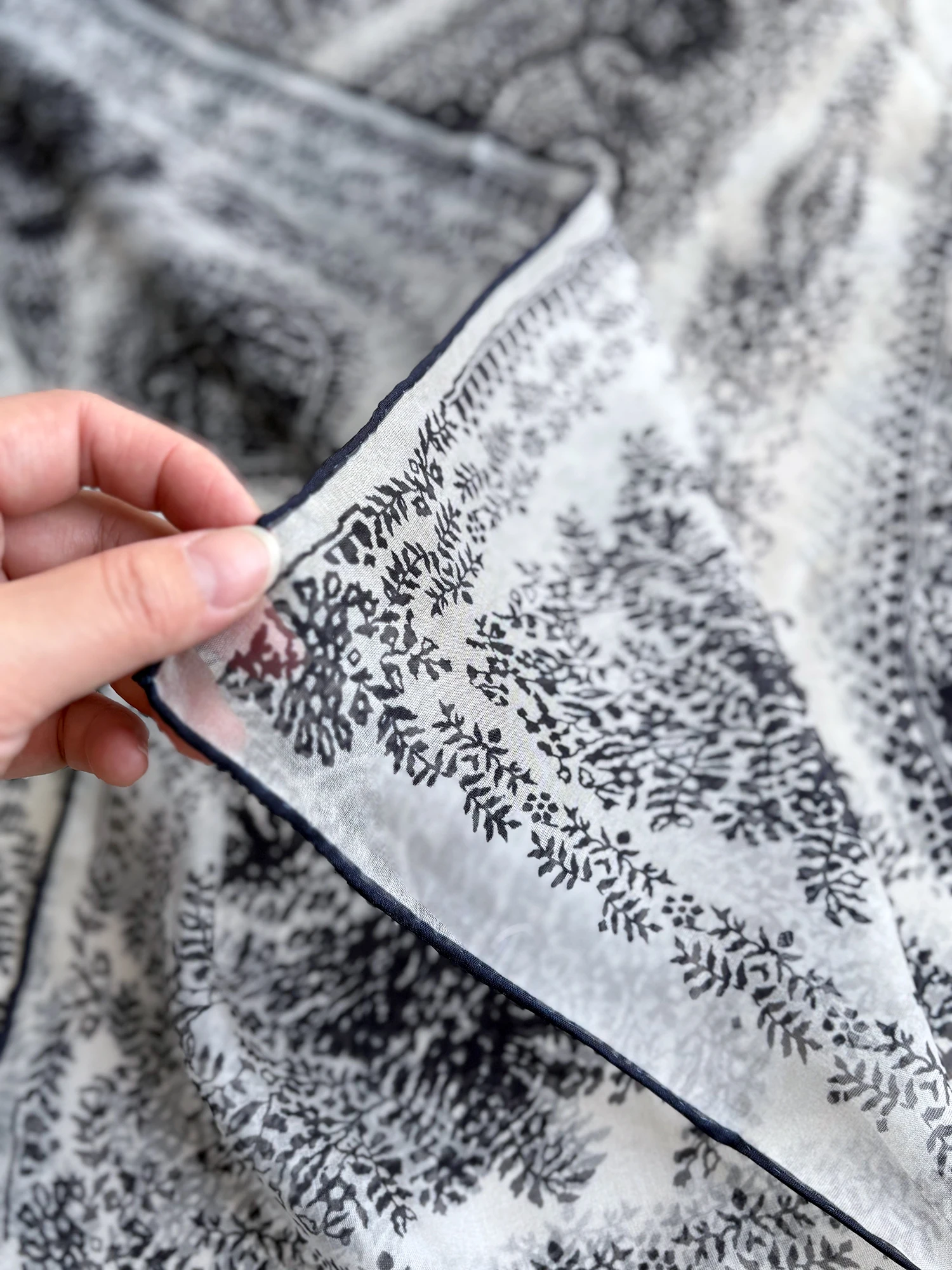 kaliiya-vintage-paisley-silk-scarf-thin-silk-square-scarf-for-women-elegant-grey-blue-nut-flower-design-fashion-acce