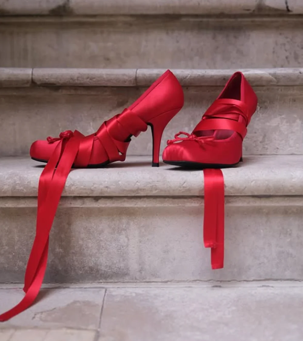 

Crimson Satin Square-Toe Stiletto Heels Draped Ribbon Bow Detail Elegant Style High Heels for Evening Date High-Fashion Party