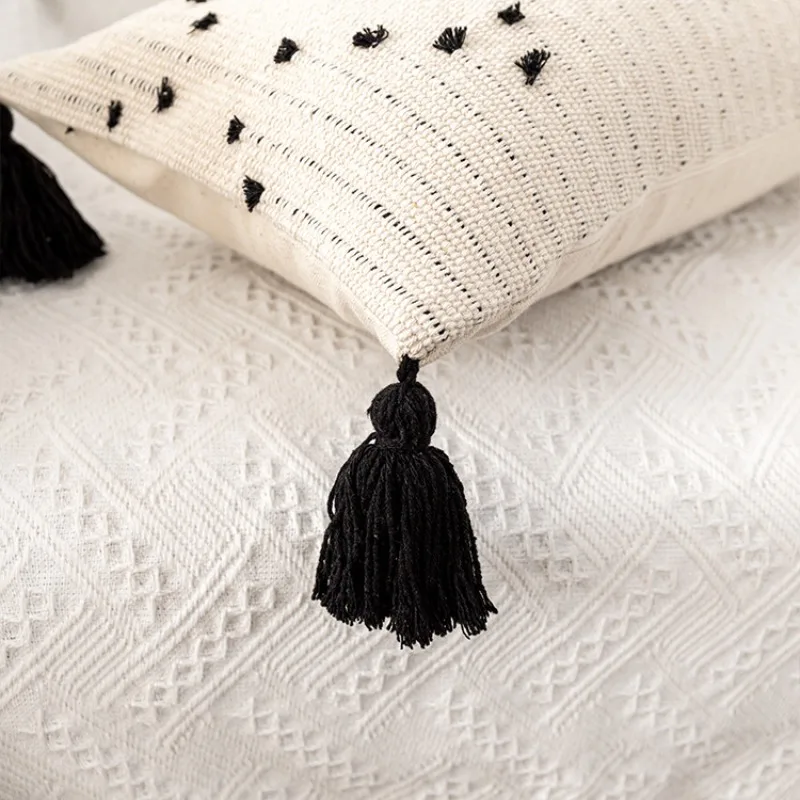 Scandinavian Black and White Cut Flower Pillow Set Handmade Tassel Geometric Cushion Set Namazu Model House Cushion