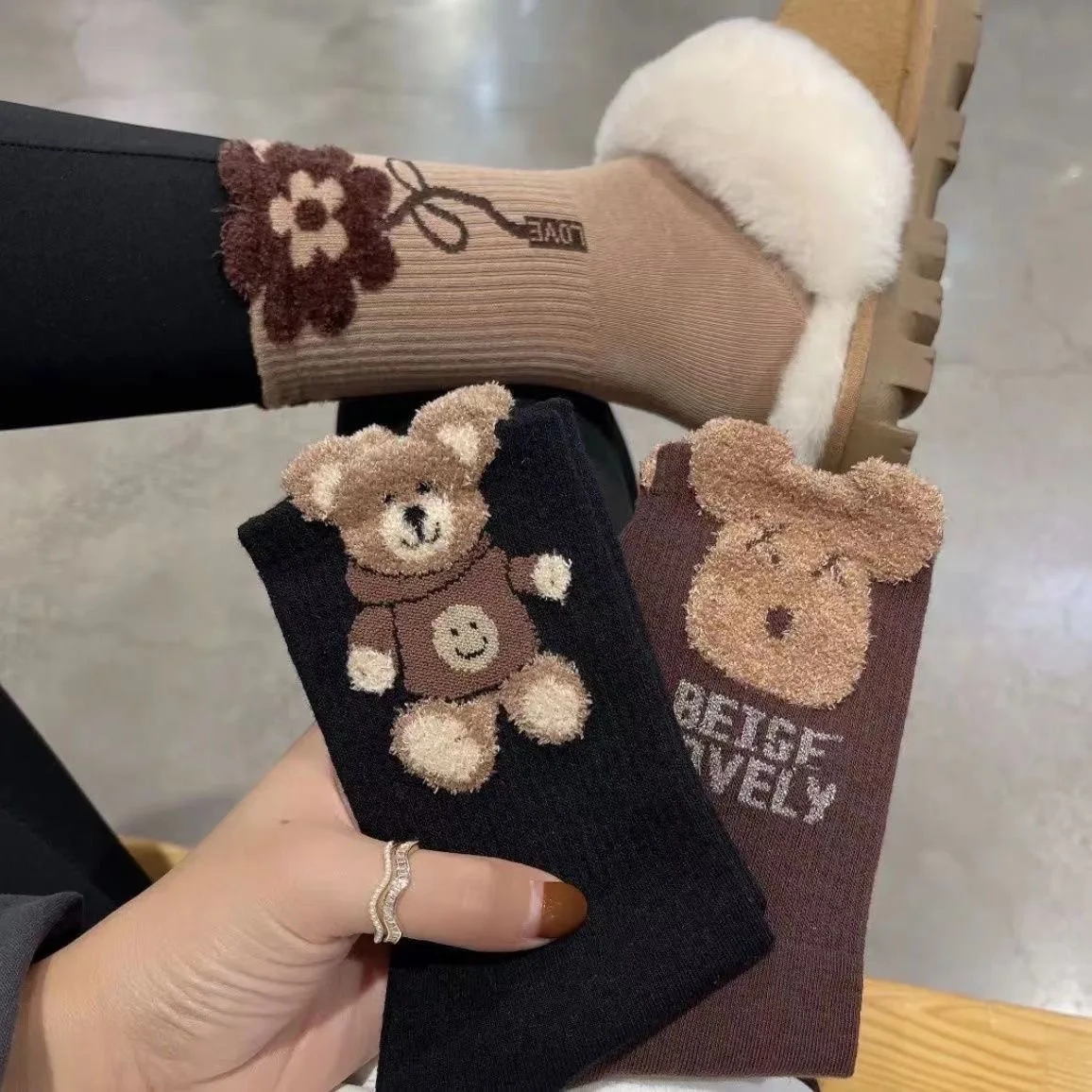 3 pieces of autumn and winter cotton cute teddy bear mid tube socks sweat absorbing and breathable women\'s socks