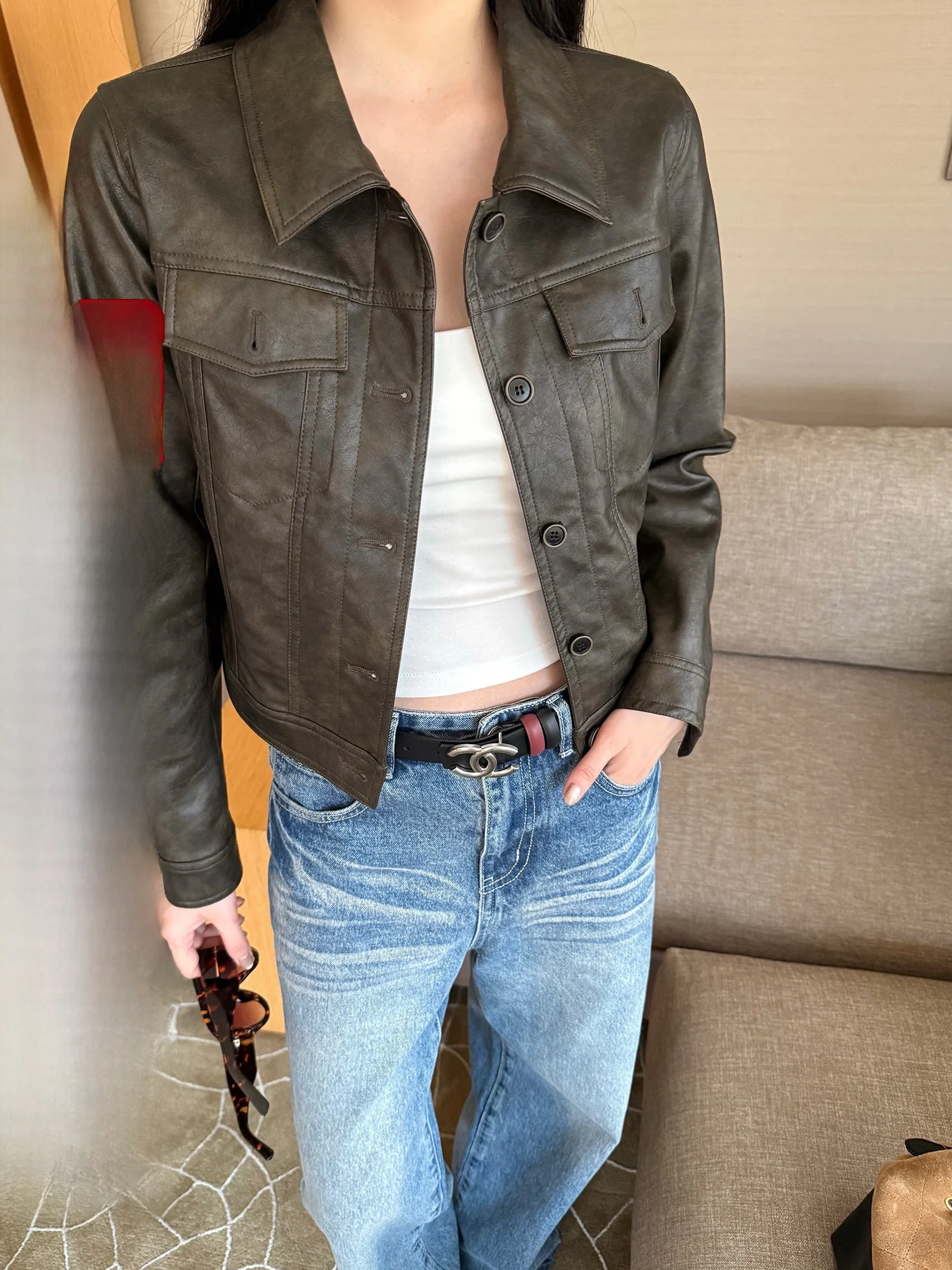 

Стильная кожаная куртка Sweet And Cool для женщин: осенне-зимний дизайн, прямой крой, длинный рукав