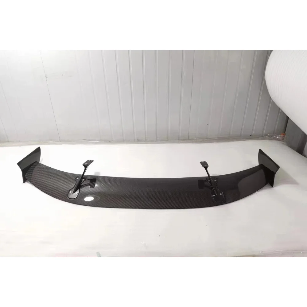New PK Style Dry Carbon Fiber Rear Spoiler Wing Suitable for Aston Martin DB11 Retrofitting