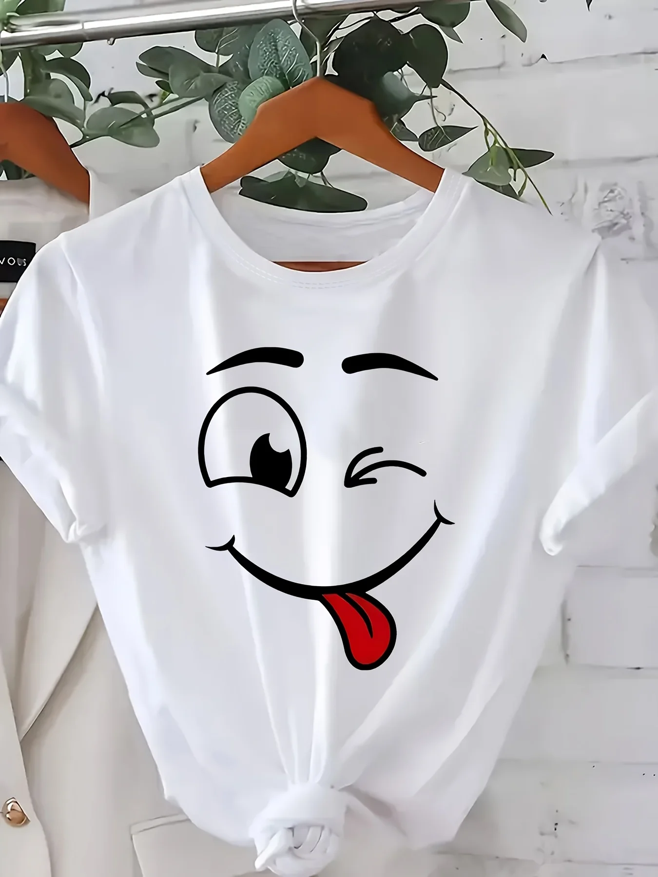 

Summer Plus Size Fashion Women's T-Shirt Original Design Naughty Face Pattern Print Women's Casual Round Neck Short Sleeved Tops