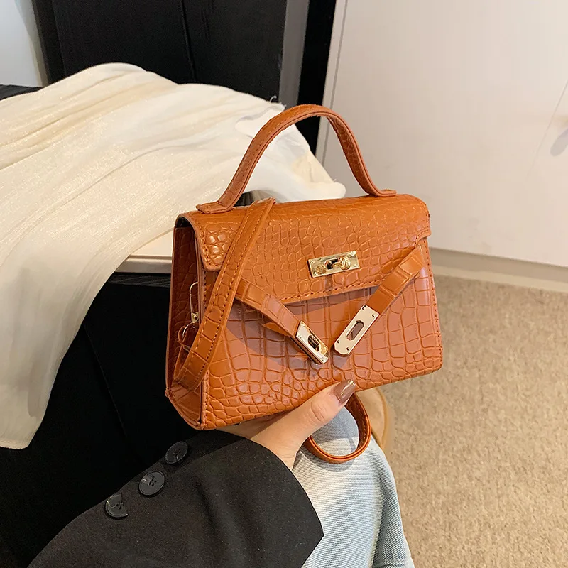 2024 new trendy and stylish French shoulder bag, versatile crossbody bag, hand-held Kelly small square bag