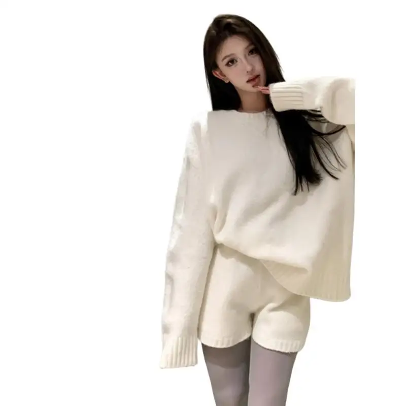 Korean Women's Suit in Autumn and Winter Loose Round Neck Long Sleeve Sweater Jacket Shorts Two-piece Suit