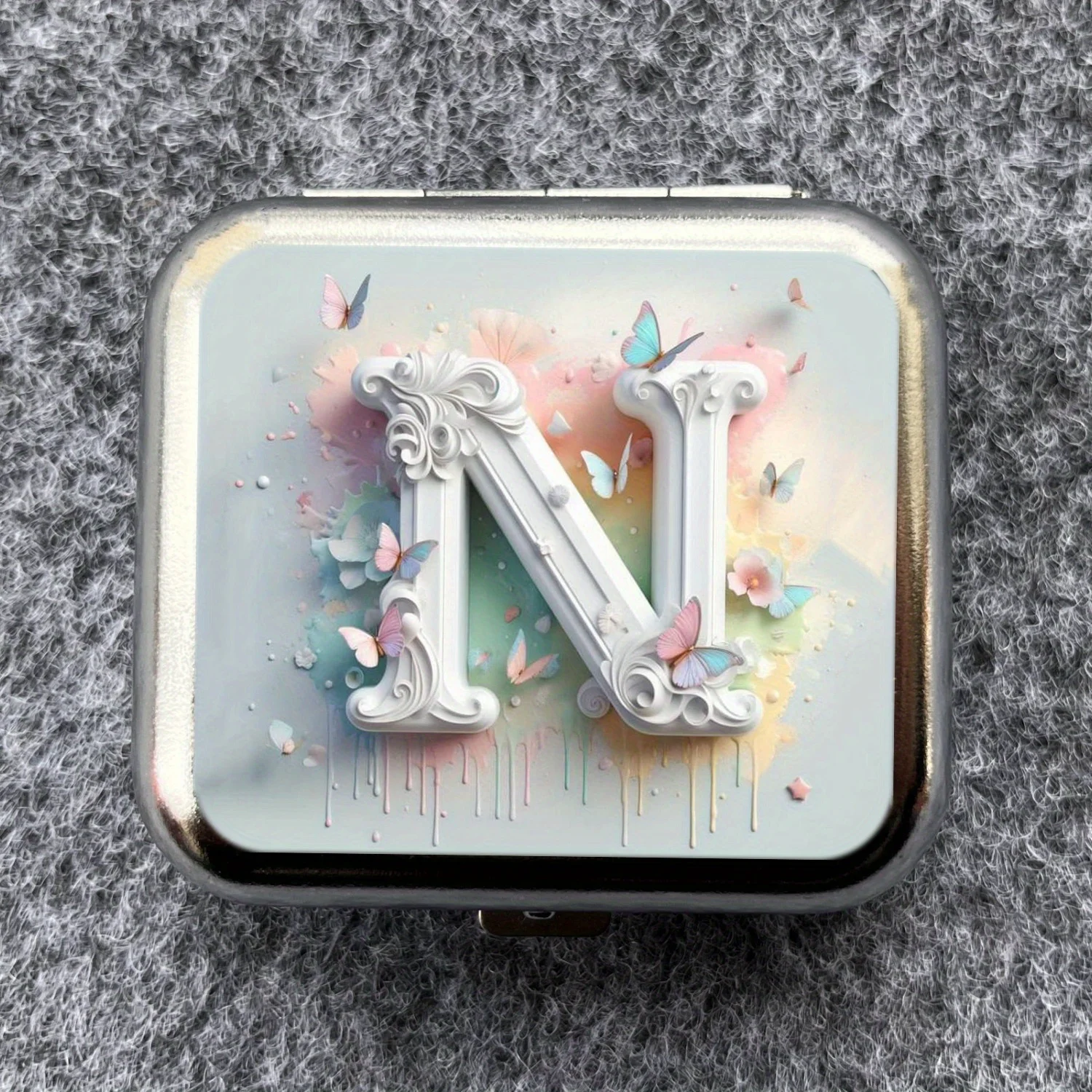 Color Picture Mini Metal Ashtray: Portable Outdoor Pocket Ashtray, Creative Car Smoking Accessories, Durable, Suitable as a Gift