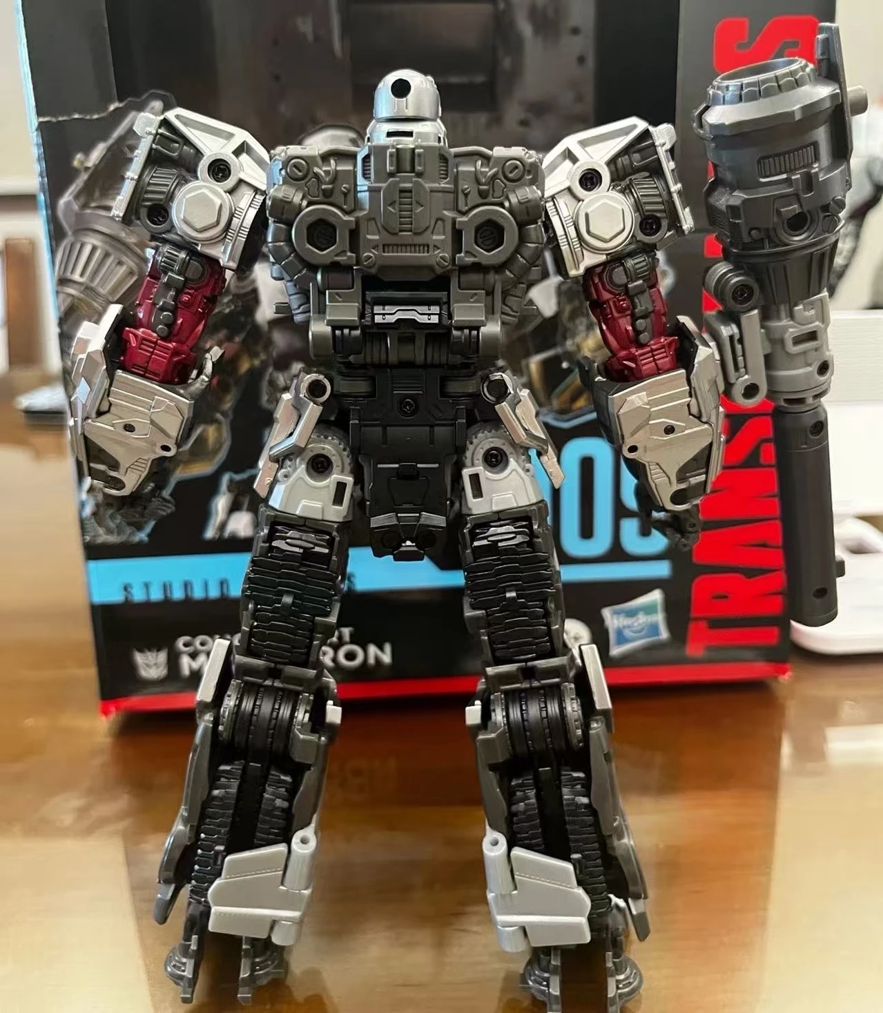 Em estoque hasbro transformação estúdio série ss109 megatron requintado tanque robô figura de ação modelo transformação brinquedos hobbies