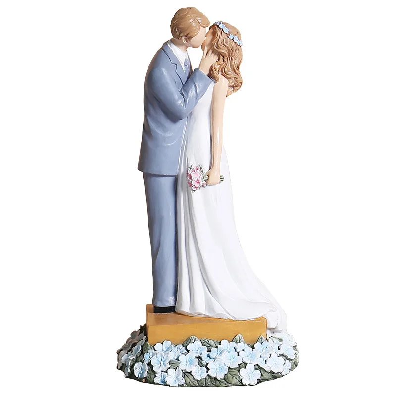 

Imitation woodcut figures, resin crafts, cakes, living room tabletop, wine cabinet decorations