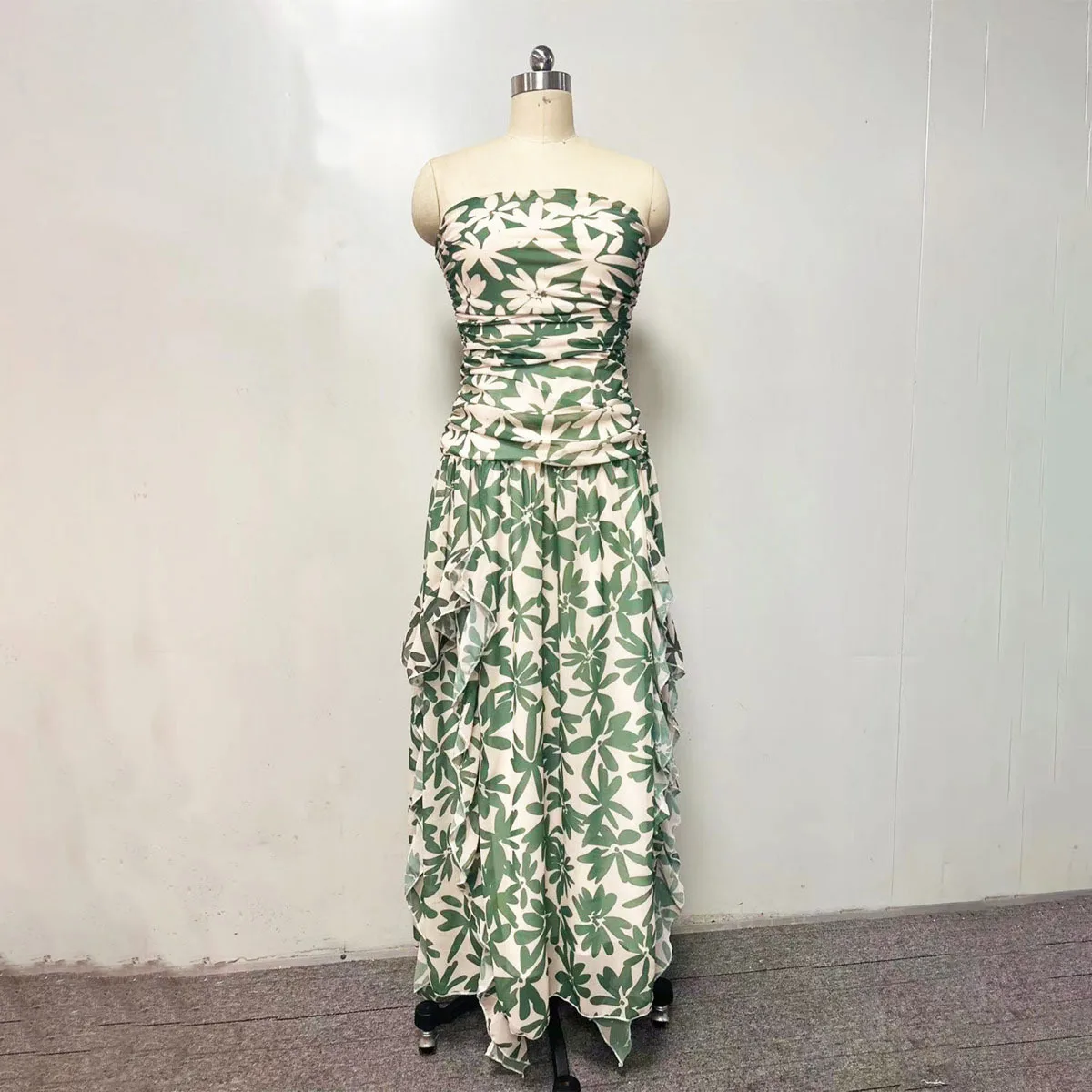 KWTX حفلة عيد الميلاد أنيقة بدون حمالات شيفون كشكش فستان طويل ثوب مسائي سليم صالح مصمم طباعة 2026 الربيع الصيف الفاخرة