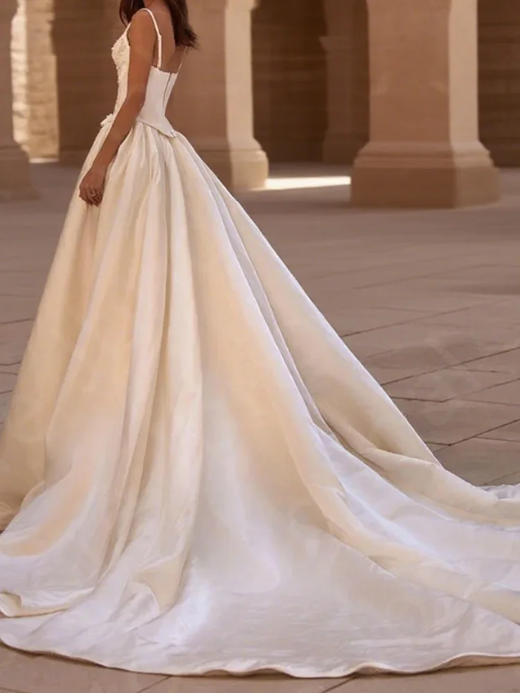 魅力的なウェディングドレス販売中ブライダルドレススクープネックストラップ付き花嫁ドレスビーズウェディングドレスカスタマイズ