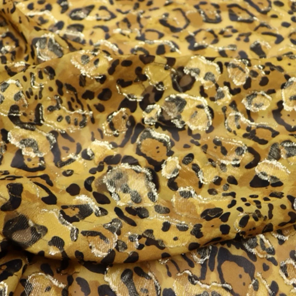 

Classic Leopard Style Print Design Comfortable Feeling Silk Metallic Fabric with Great Material for Women Garment Custom Dress