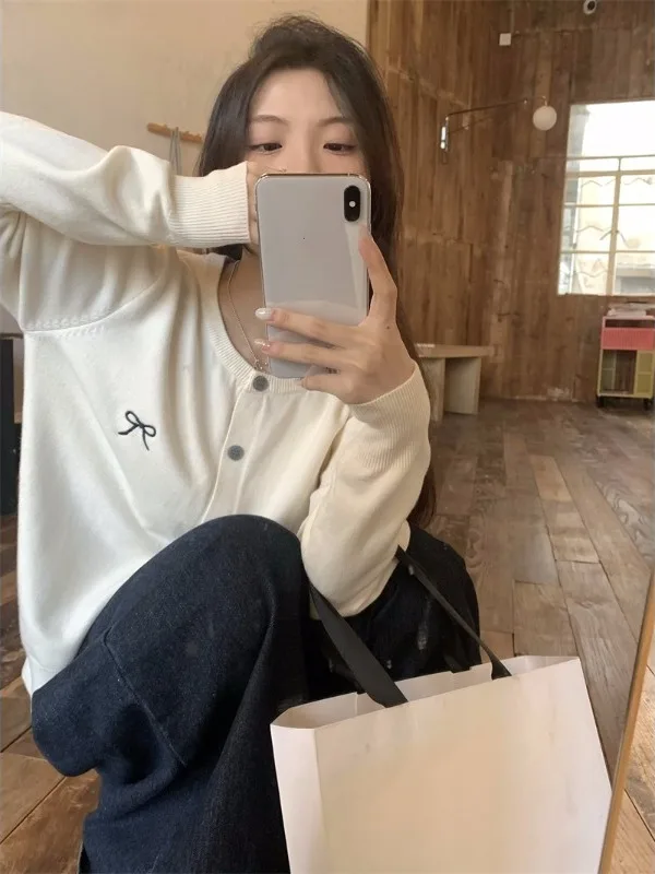 Dolce Sle Cardigan aperto lavorato a maglia Lungo Sve rotondo Ne Loose Fit Nodo Ricamo Caldo autunno Nuovo arrivo Top da donna