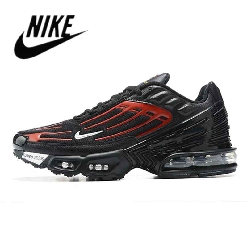 مراجعة شاملة لحذاء Nike Air Max Plus TN 3 الأسود والأبيض والبنفسجي: لماذا يُعد الخيار المثالي لمحبي الجري؟