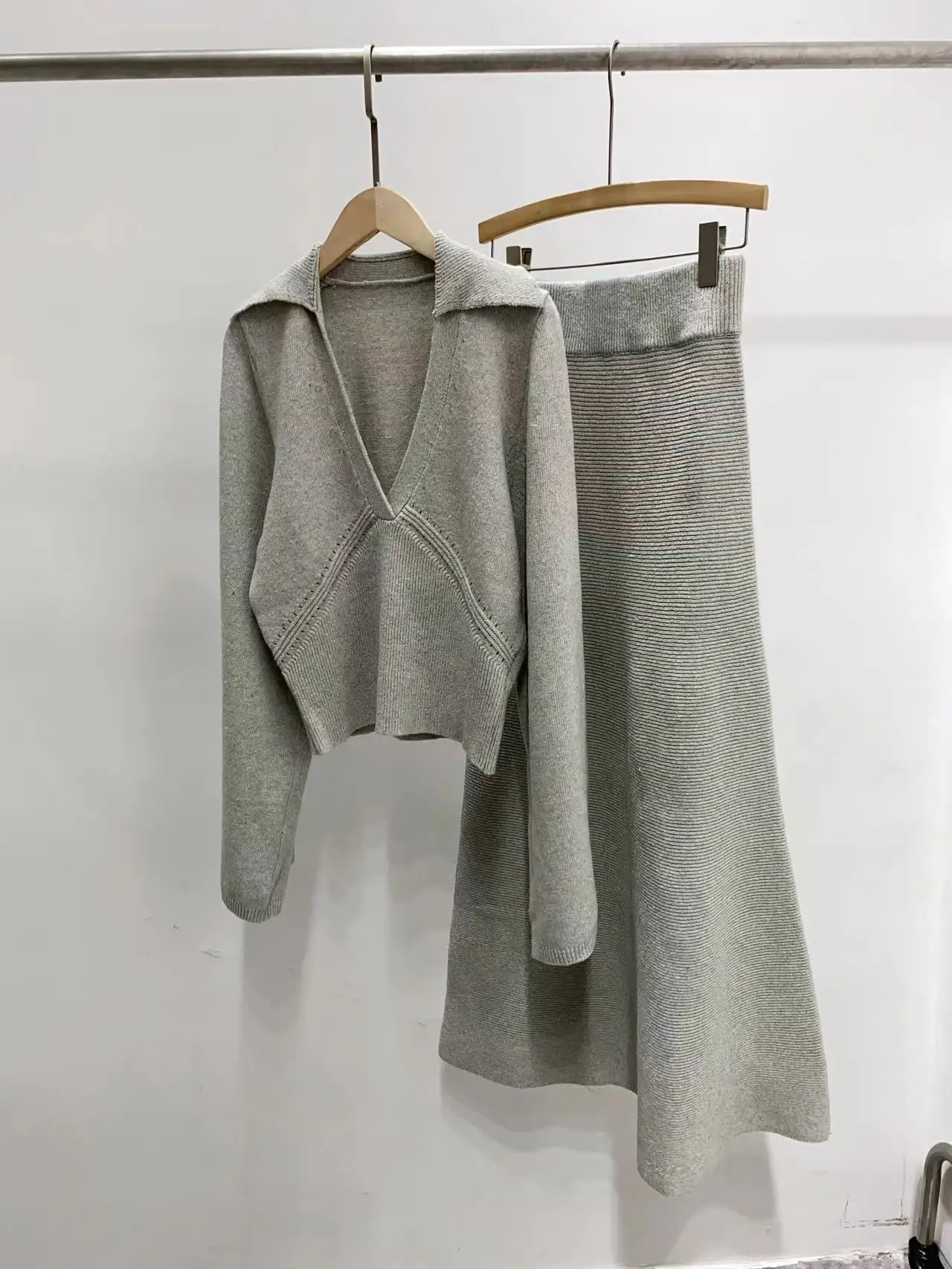 

Grey Set Women V-Neck Long Flared Sleeve Stretch Pullover + Elaist Waist Midi Skirt Knit Sweater Set