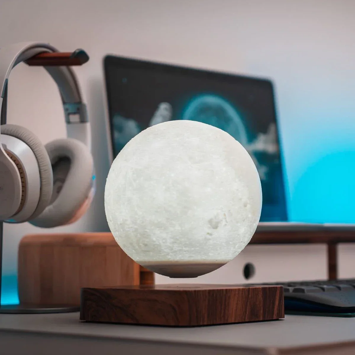 

Magnetic Levitating Moon Lamp Floating Luna Moon Light Christmas Birthday Gift Moon Lamp