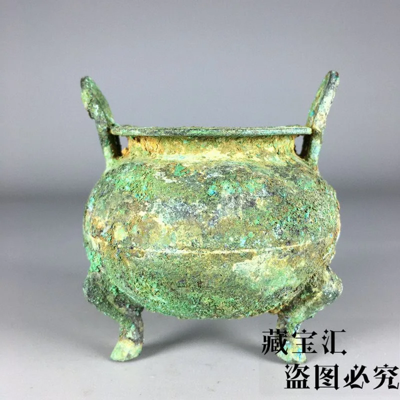 

Unearthed crystallized rust three-legged tripod amphora incense burner, bronze old object, round belly copper stove