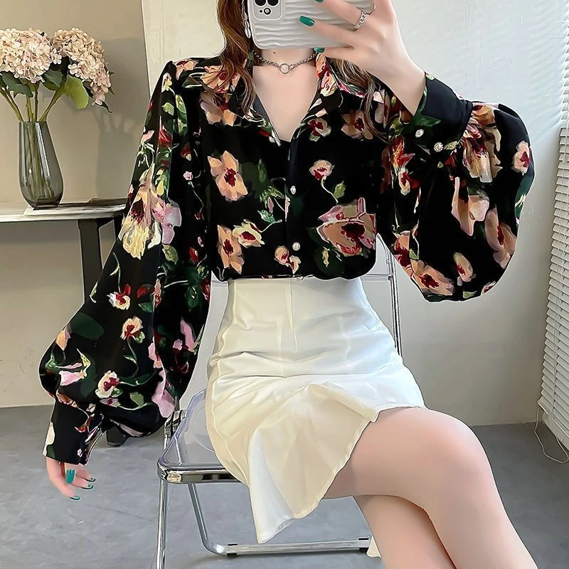 

Женская шифоновая блузка с красным цветочным принтом и рукавами-фонариками, повседневная рубашка, весенне-осенняя мода, свободный крой, топ с отложным воротником для женщин