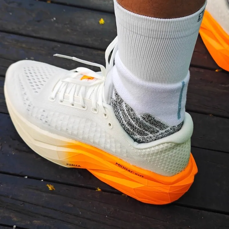 New 2025 Summer Bestseller: Lightweight Breathable Professional Marathon Comfort Running Shoes Ultra-Lightweight Running Shoes