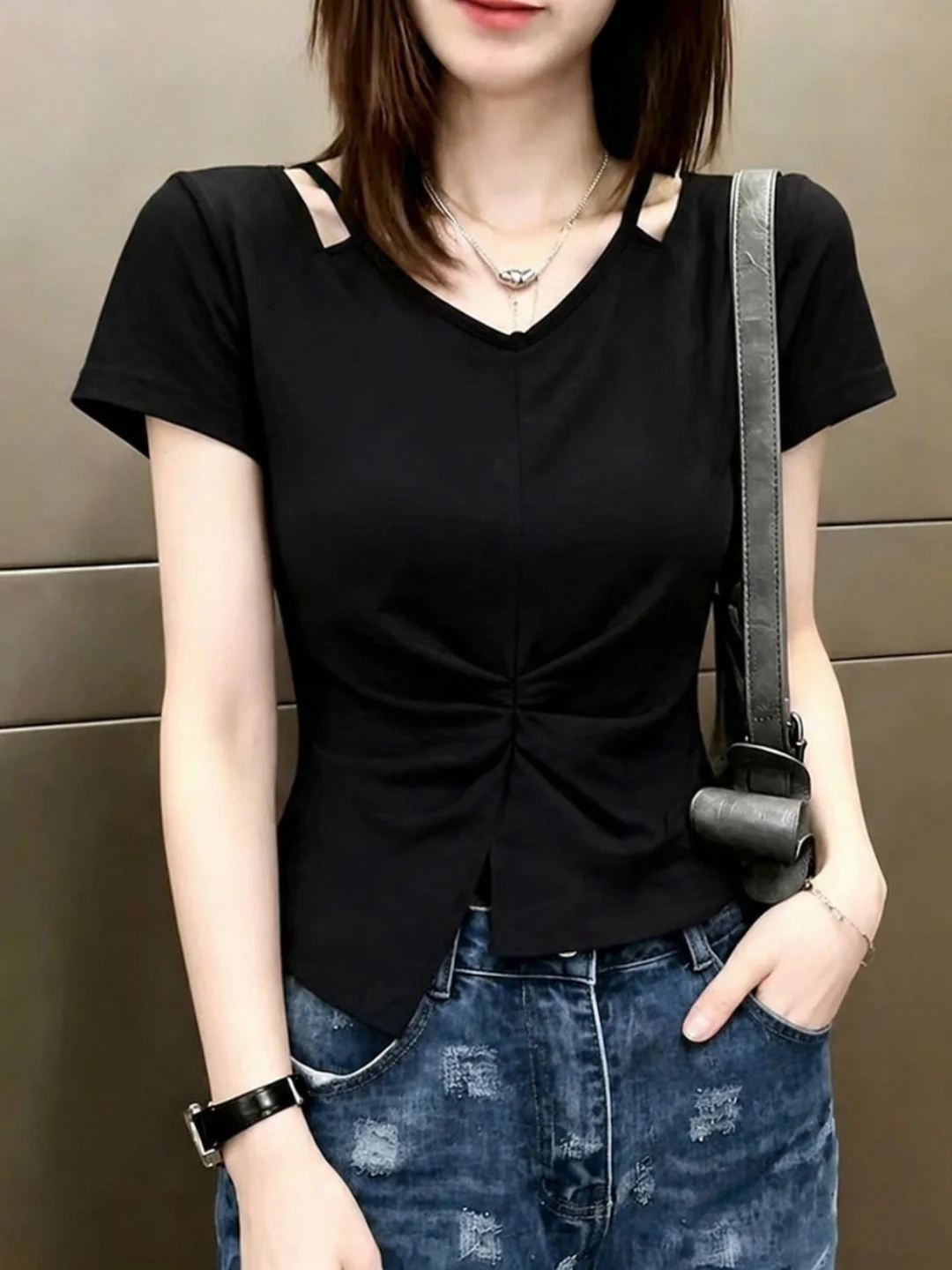 

Summer Commuter Style Pure Color Slim Fit Short Sleeve Women's T-Shirt Korean Design Sensation Pleated Versatile Basic Top