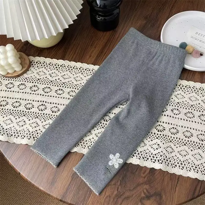 Spring and Autumn 1-2-3-4 Year Old Baby Girl Flower Embroidered Underpants Outer Early Autumn Children's Pants