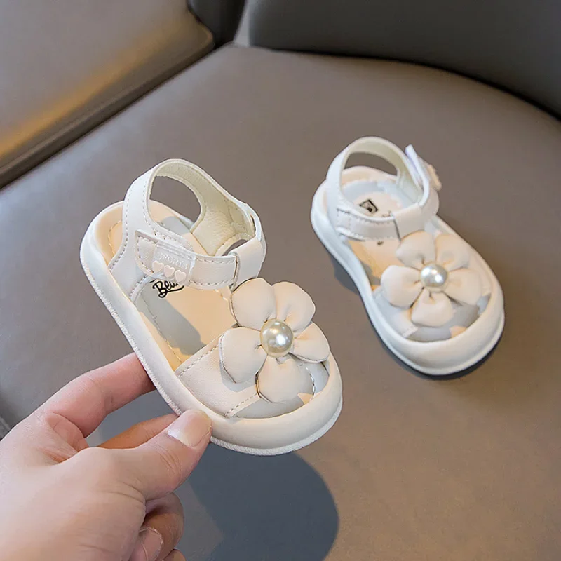 2023 Summer Baby Sandals Cute Flower Pearl Soft Princess Girls Shoes Kids Beach Sandals Non-slip Comfortable Baby Toddler Shoes