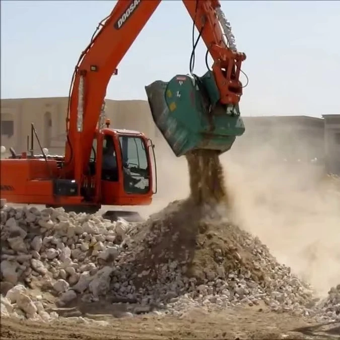 Excavator Jaw Crusher Bucket Hydraulic Concrete Rock Crushing Attachment Demolition Recycling Heavy Equipment Tool