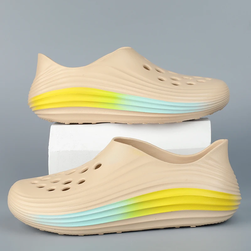 Breathable Rubber Sandals Men Garden Shoes Clogs Summer Shoes Cover Toes Beach Sandals Lightweight Soft