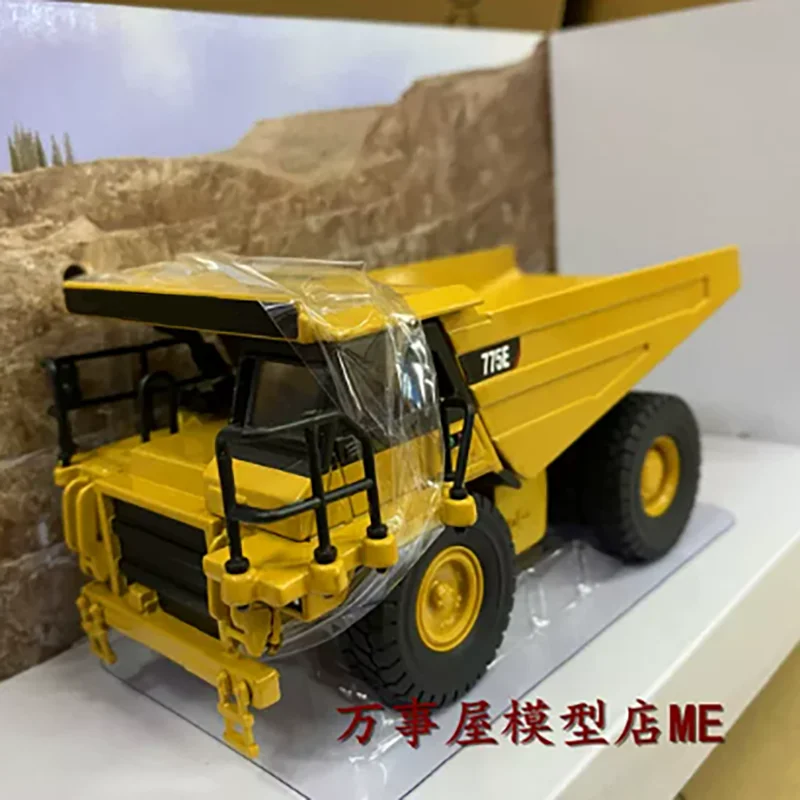 DM 1:64 Scale 775E 85616 Off-Highway Dump Truck Alloy Engineering Vehicle Model Adult gift Collectibles souvenirs