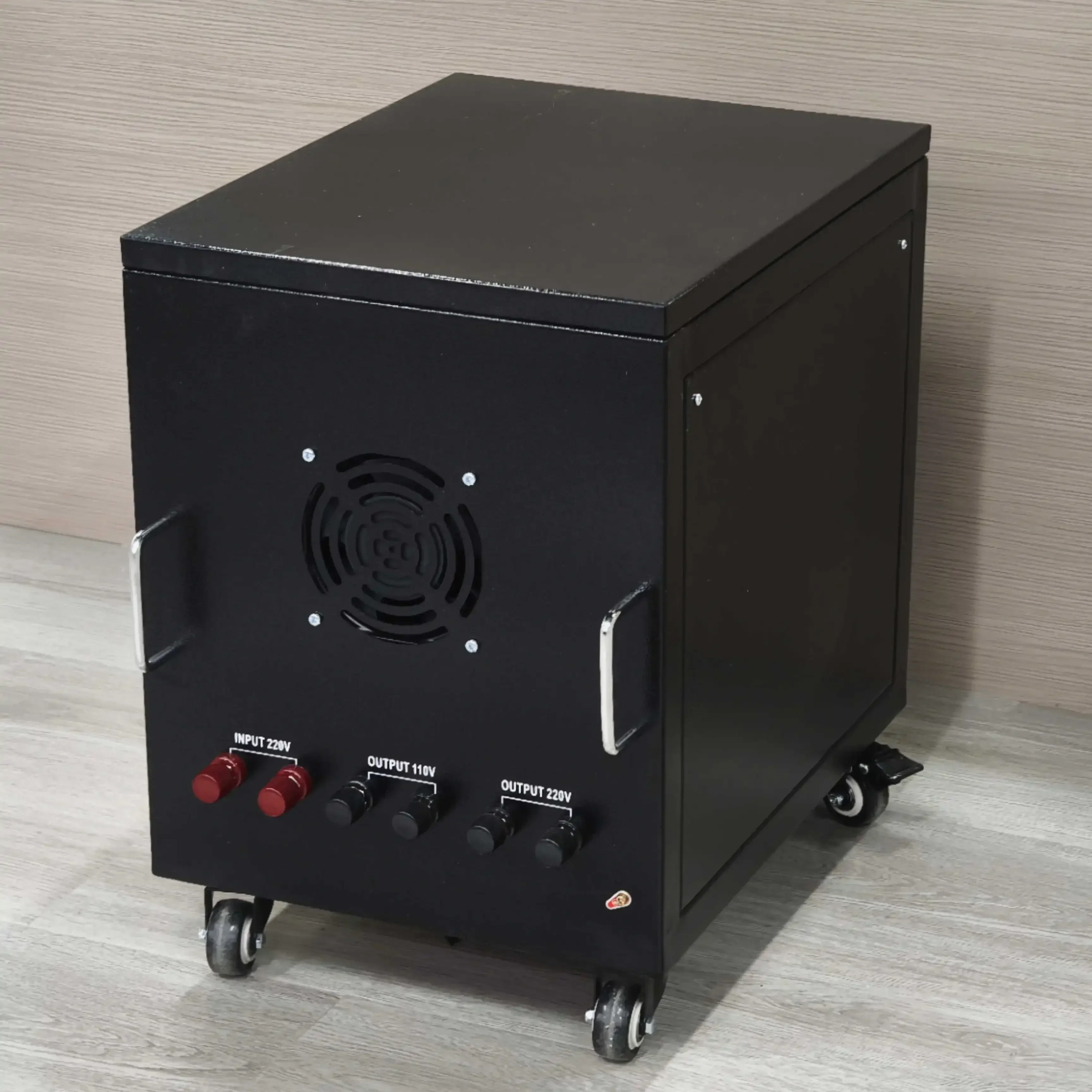 Popular Trends 110v 220v 10kva 15kva 20kva 30kva 40kva 50kva Step Up And Down Transformer Voltage Ajustable Transformer 4