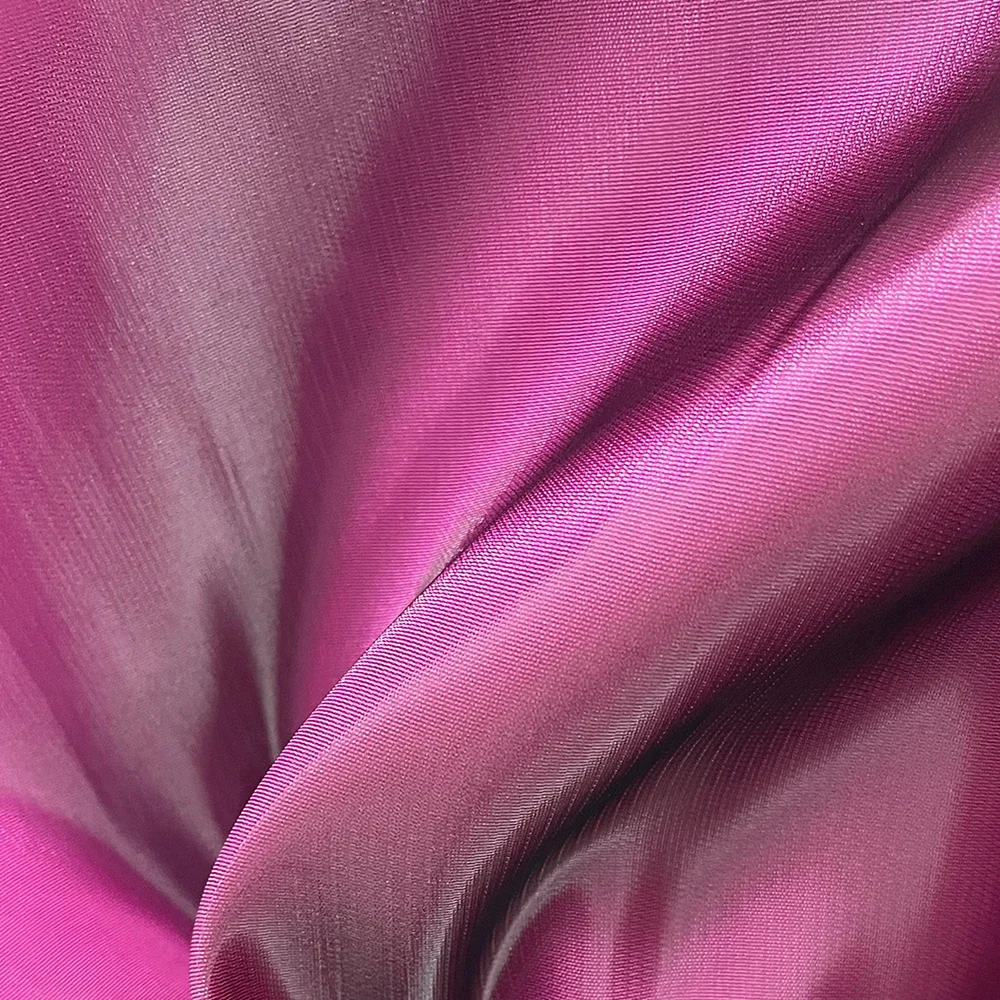 Kain Satin TR Elegan dengan Kilau Organza Cair, Tekstil Halus dan Mengkilap Ideal untuk Gaun Pengantin, Desain Busana, dan Menjahit