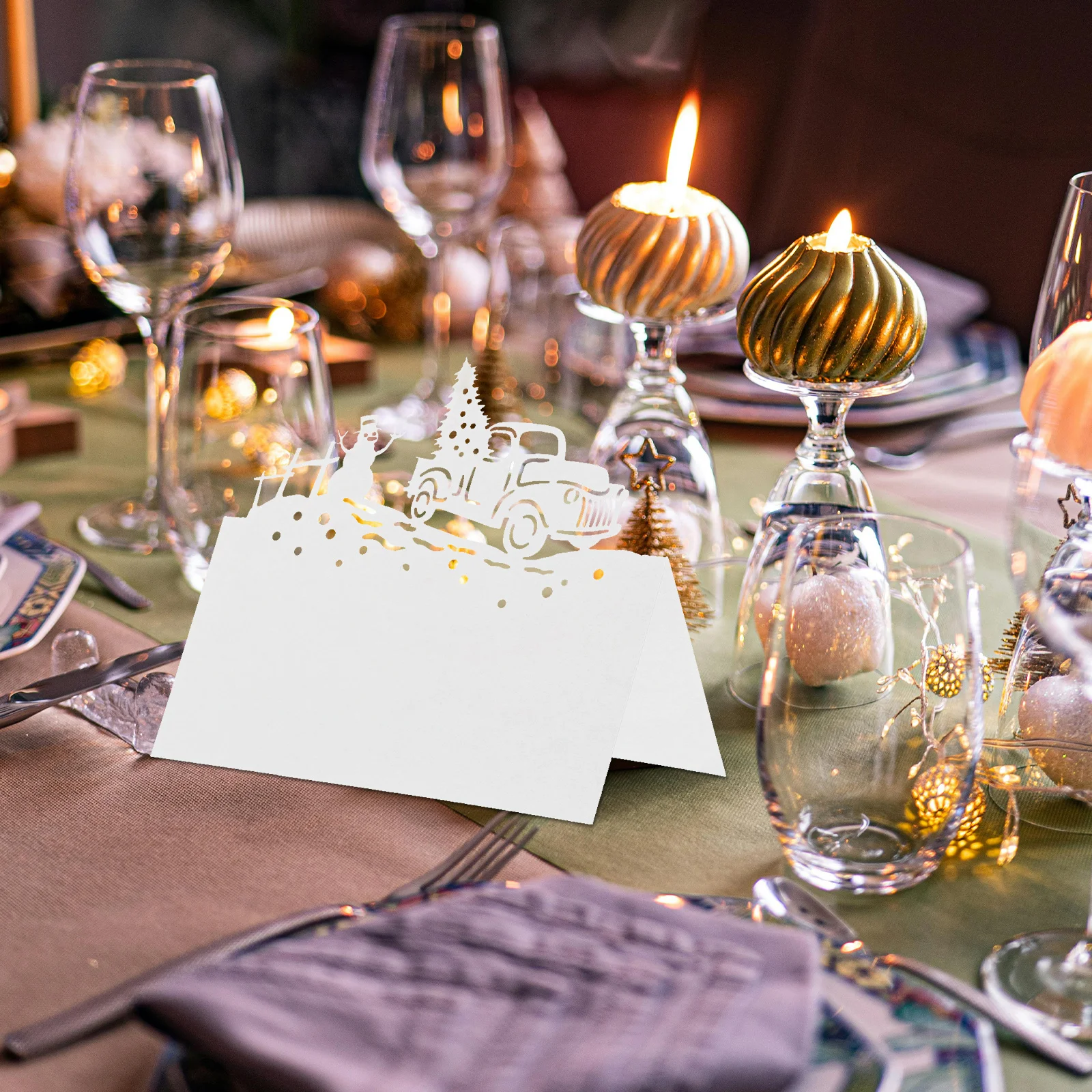

50Pcs Christmas Table Place Cards Snowman Pattern Tent Cards for Holiday Event Wedding Table Seating Christmas Seat Card
