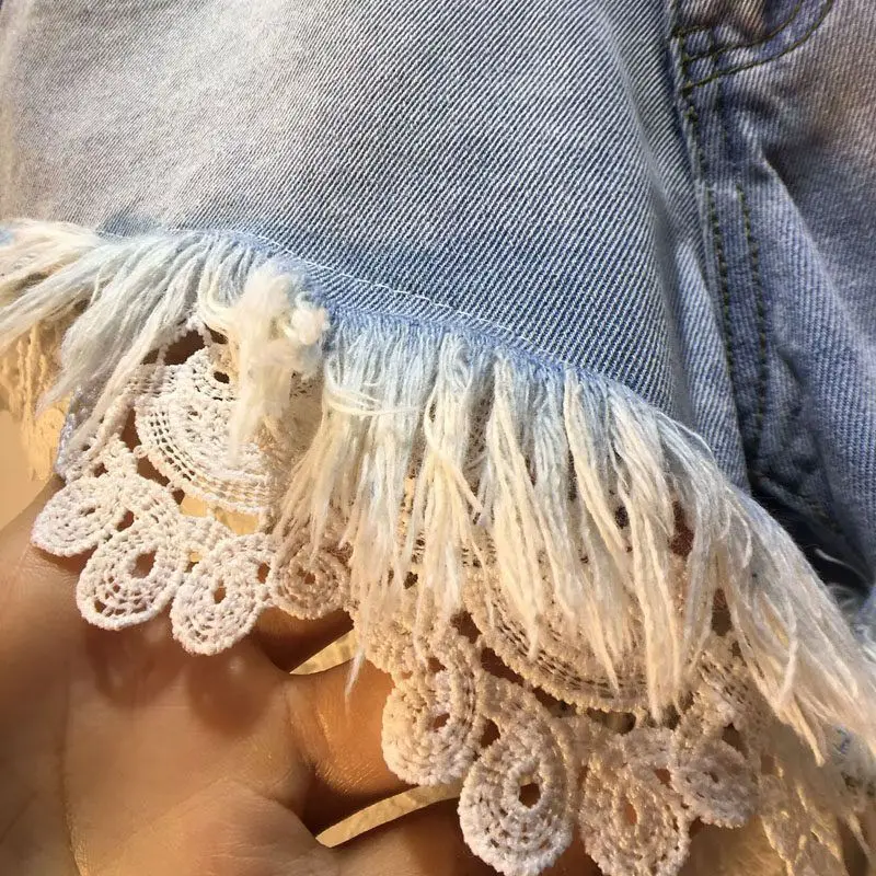 2026 Summer New Splicing Hook Lace High Waist Burr Denim Shorts Hot Pants Women