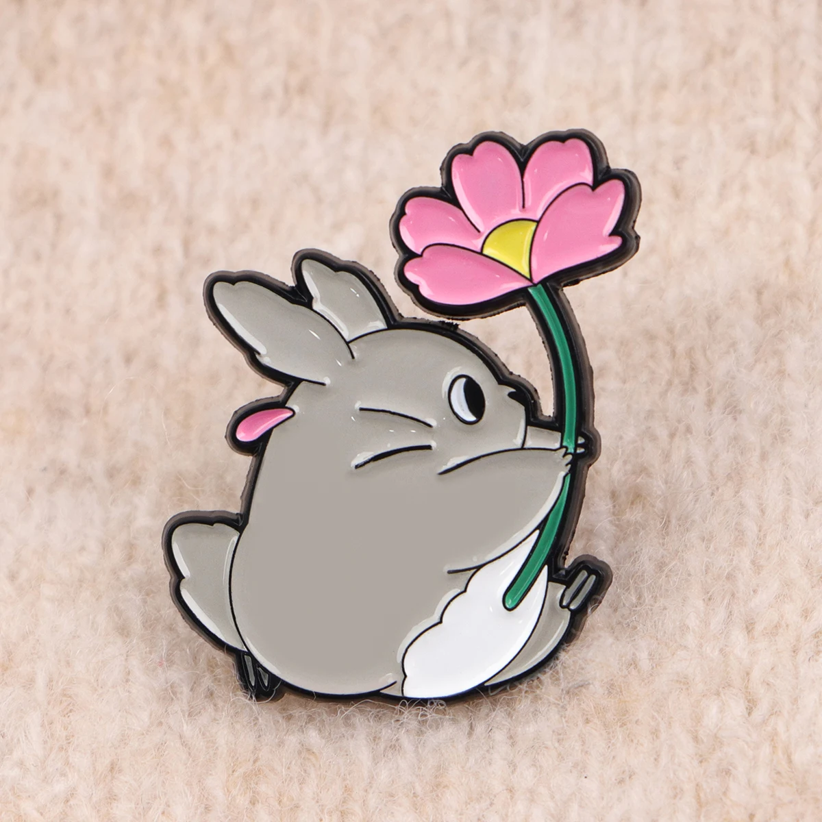 Pin esmaltado de elfo gris Kawaii, broche de Metal de Anime, mochila, sombrero, bolso, Collar, insignias de Totoro, regalo de colección de joyería de moda para hombres y mujeres