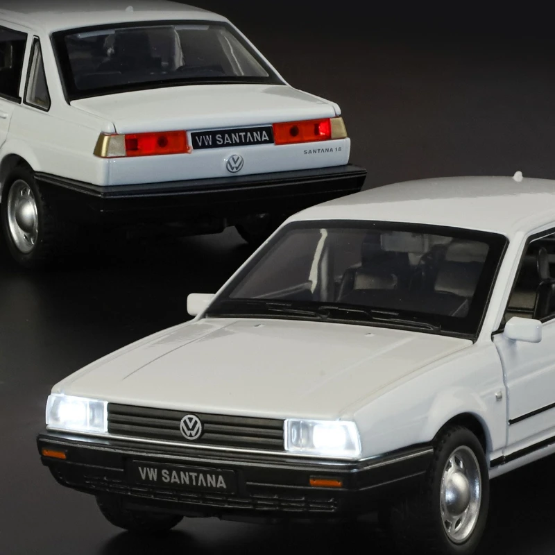 NEW 1:32 레트로 산타나, 소리와 빛이 나는 풀백 장난감 자동차, 사운드 모델, 장식용 선물