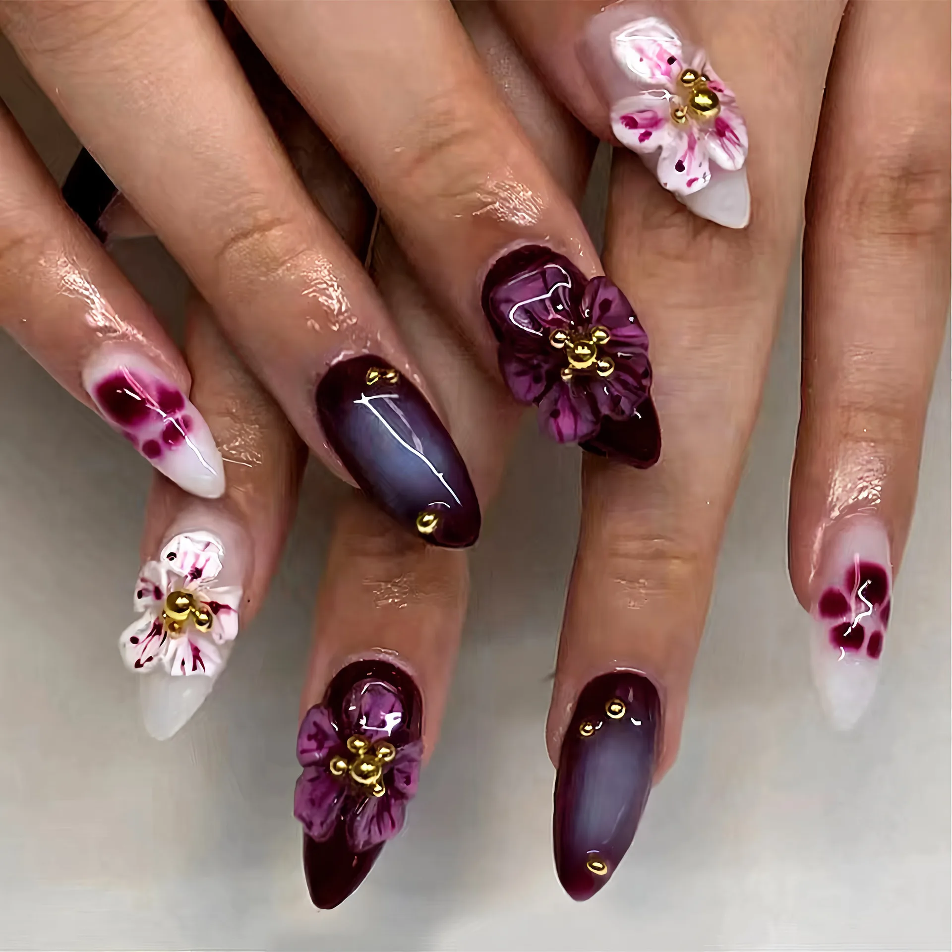 30 Pieces Cross-border 3D Three-dimensional Short Almond French High-end Purple Flower Hand-point Drill Removable Wearable Nail Piece