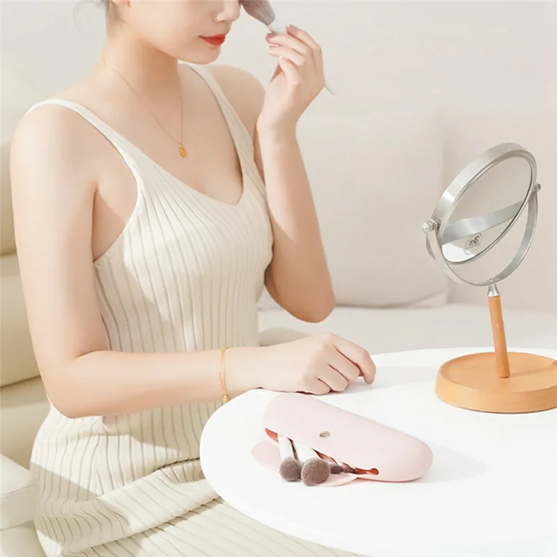 

X11A Silicone Makeup Brush Holder Travel Cosmetic Bag: Soft Portable Cosmetic Face Brushes Holder