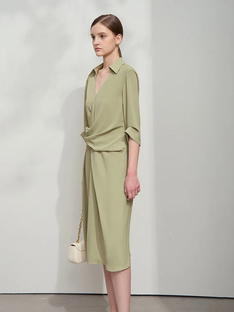 AMII Minimalist Dress Women 2025 Autumn New Elegant Office Lady Lapel V-neck Slim Non-stretch Pleated Knee A-Line Dress 12521027