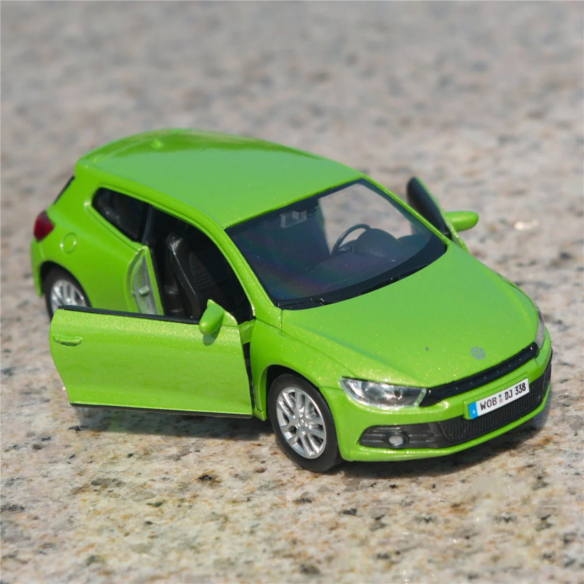 1:38 Volkswagen Scirocco Alloy Car Model Diecasts Metal Toy Vehicles Car Model High Simulation Miniature Scale Childrens Gifts