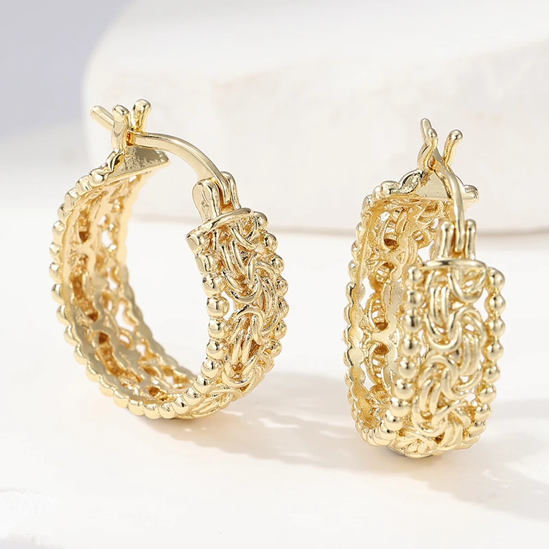 Trendy Temperament Hollow Carving Geometric Hoop Earrings For Women Party Gifts Sweet Fashion Jewelry Simply Design Accessories