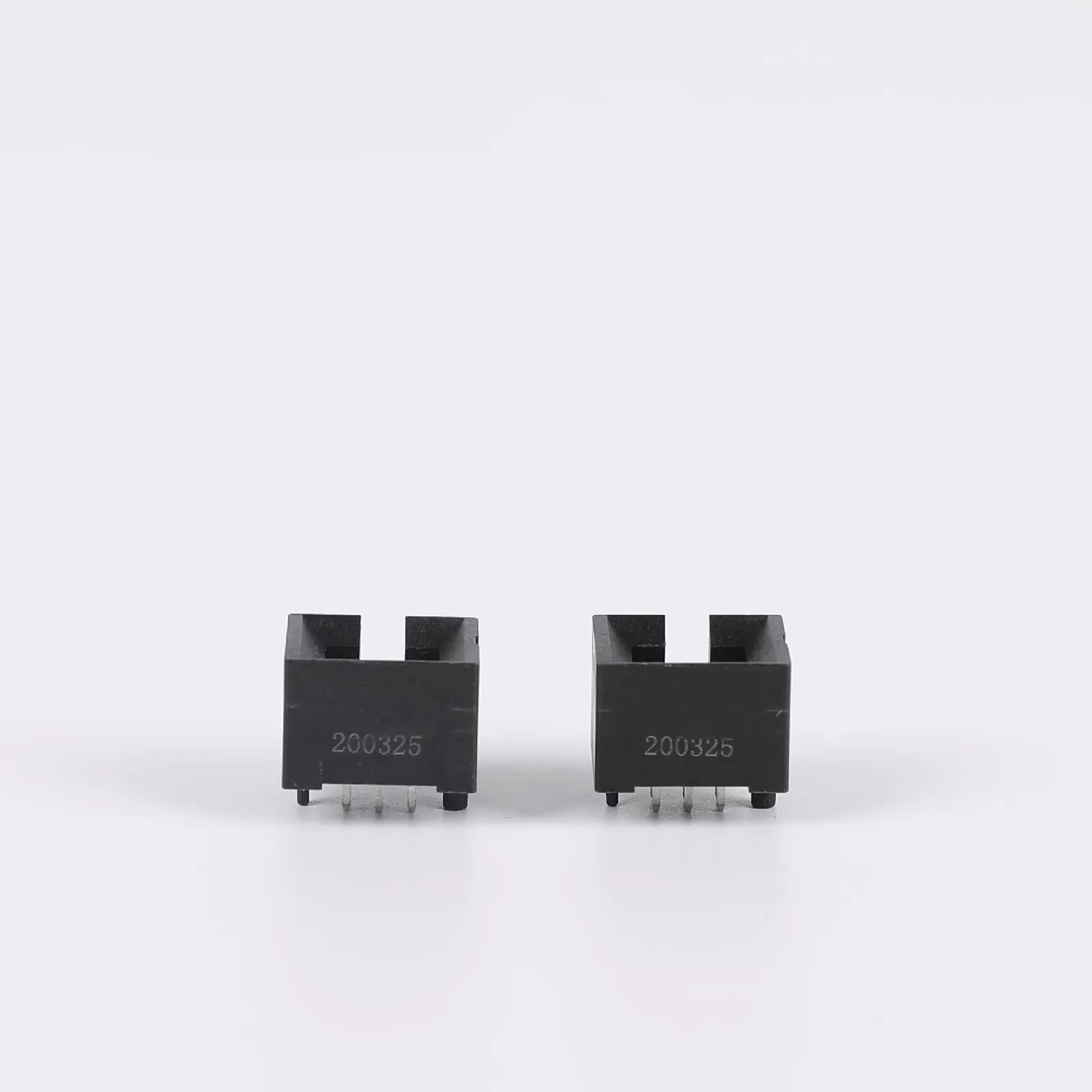 

20pcs Server fan socket 2x3Pin DIP supports hot-swap 5A AN106S4CSBE3