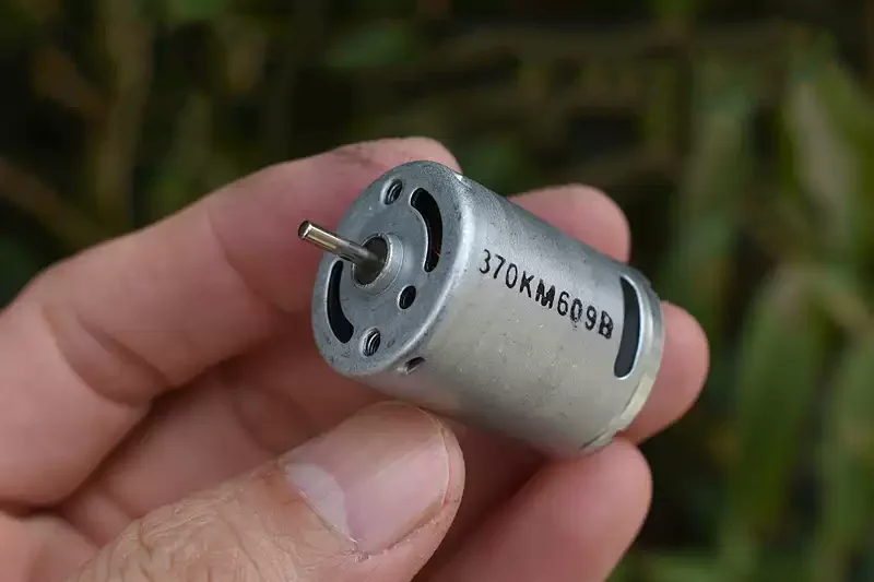 

370 Motor DC 7.4V 28000RPM High Speed Brushed Strong Magnet Short Shaft with Cooling Hole for RC Car Drone DIY